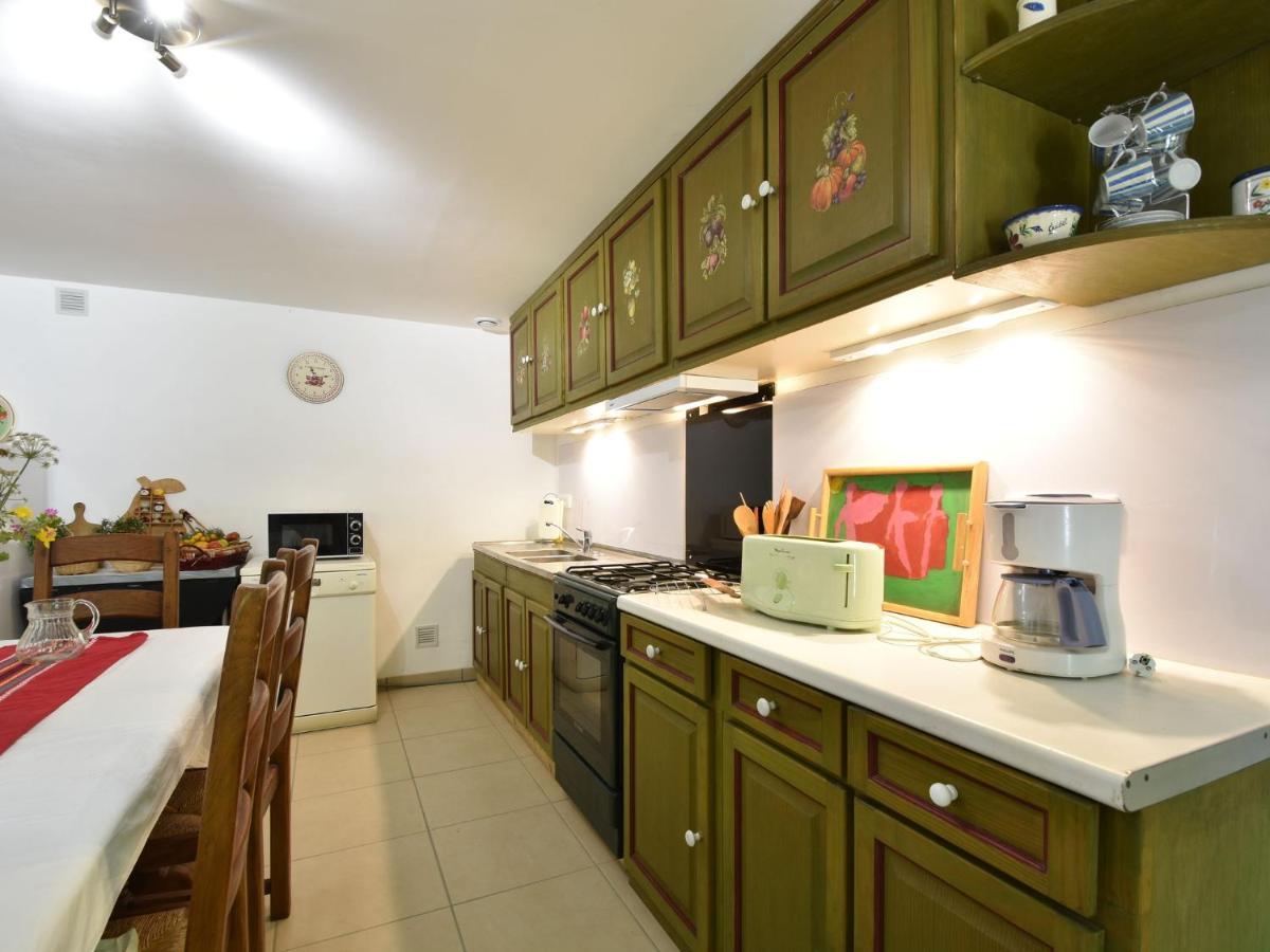Superb Holiday Home With Private Garden Yvias المظهر الخارجي الصورة